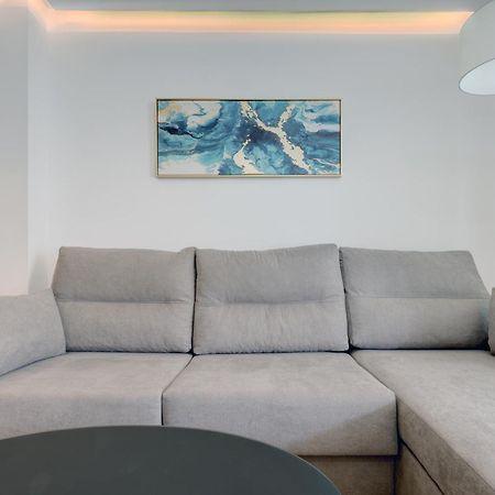 Aqua Apartments Vento, Marbella Bagian luar foto