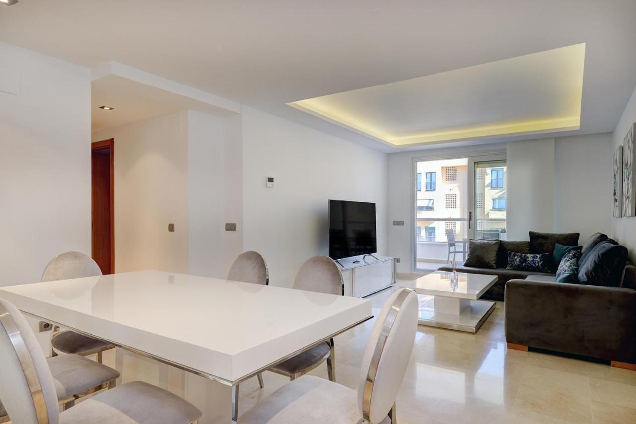 Aqua Apartments Vento, Marbella Bagian luar foto