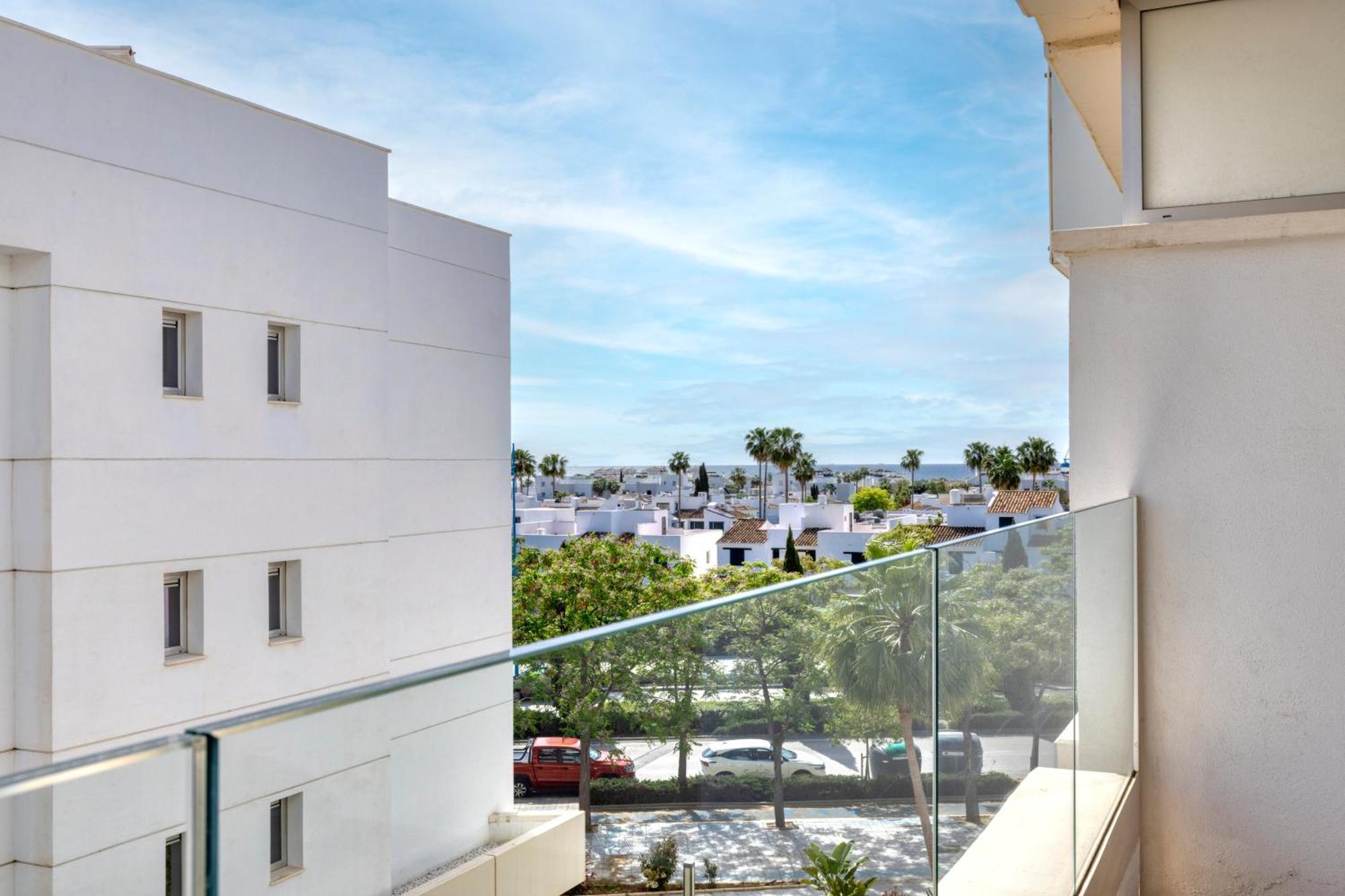 Aqua Apartments Vento, Marbella Bagian luar foto