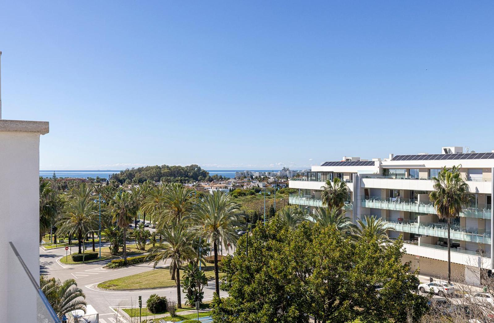 Aqua Apartments Vento, Marbella Bagian luar foto
