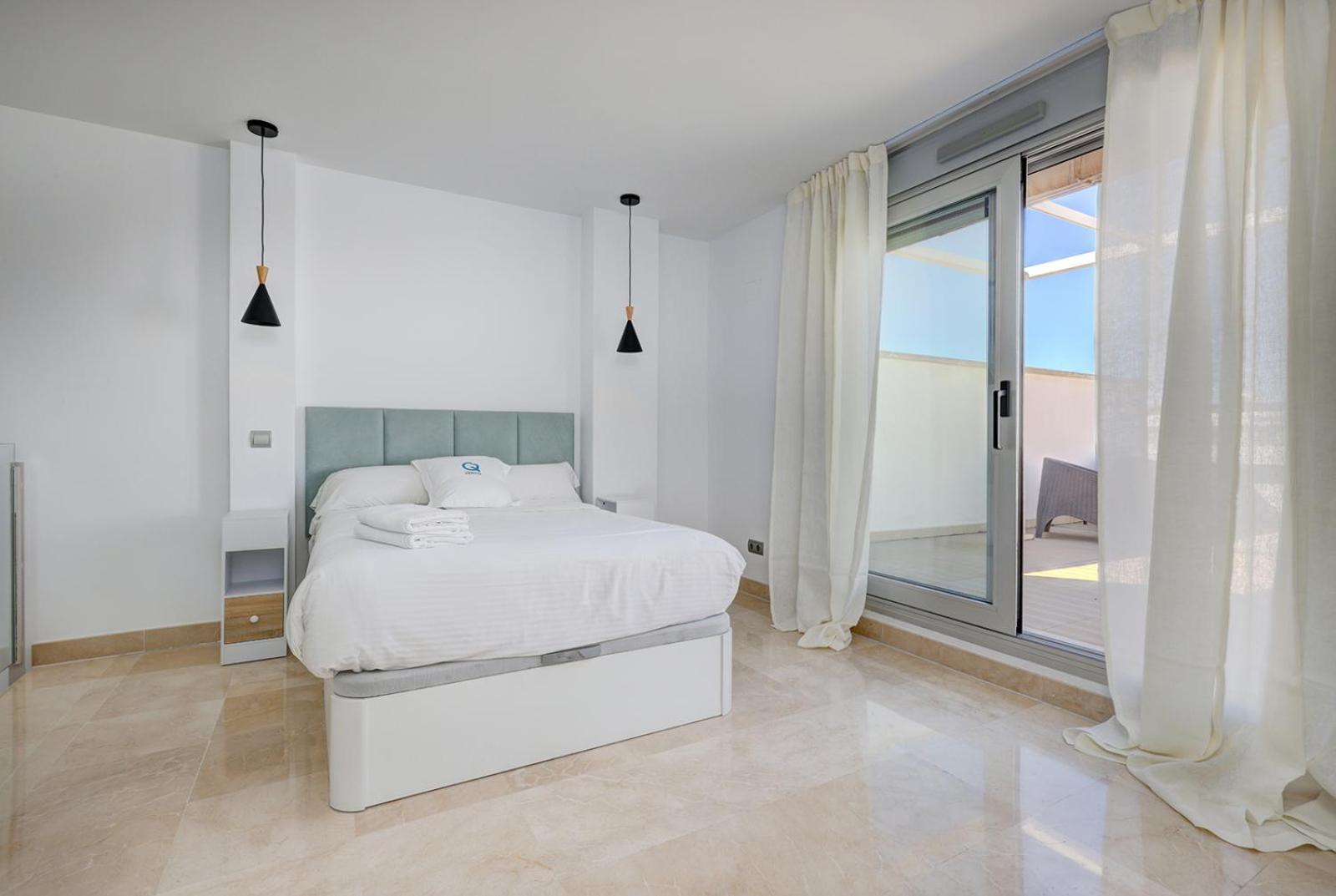 Aqua Apartments Vento, Marbella Bagian luar foto